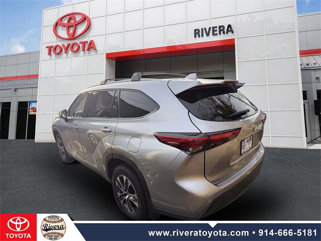 Used 2022 Toyota Highlander XLE image 6