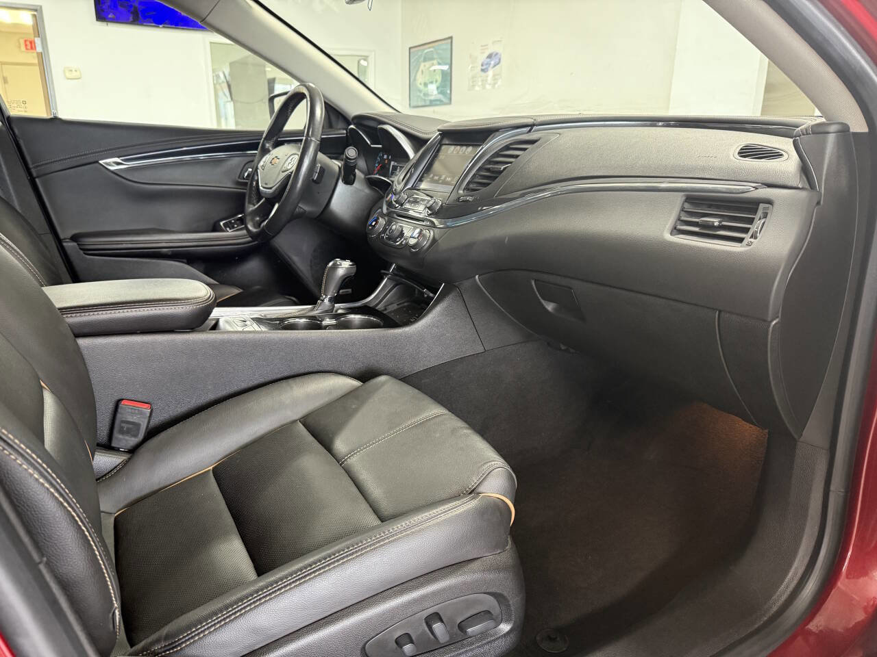 Used 2019 Chevrolet Impala Premier w/ Premier Convenience Package image 28