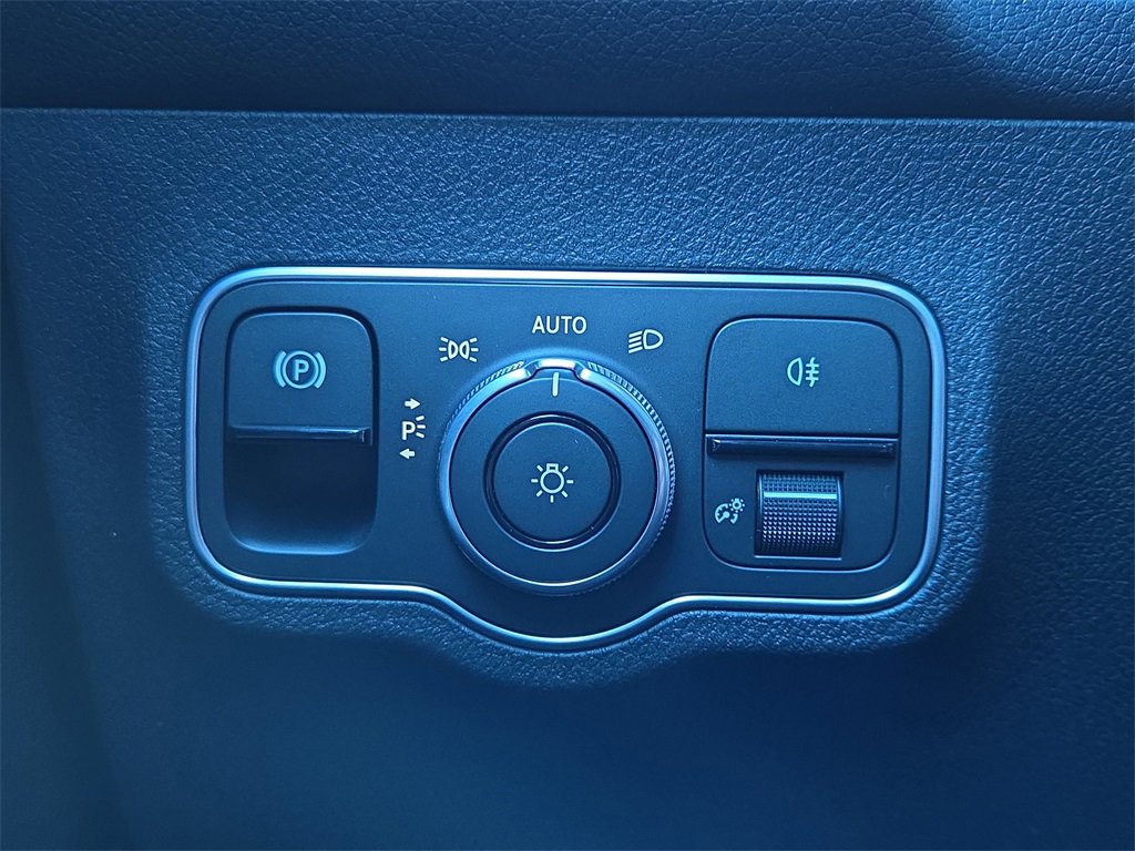 New 2026 Mercedes-Benz GLB 250 4MATIC image 26