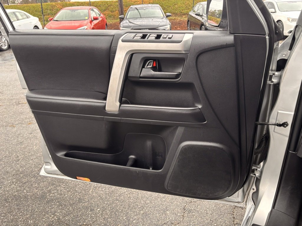 Used 2013 Toyota 4Runner Limited image 11