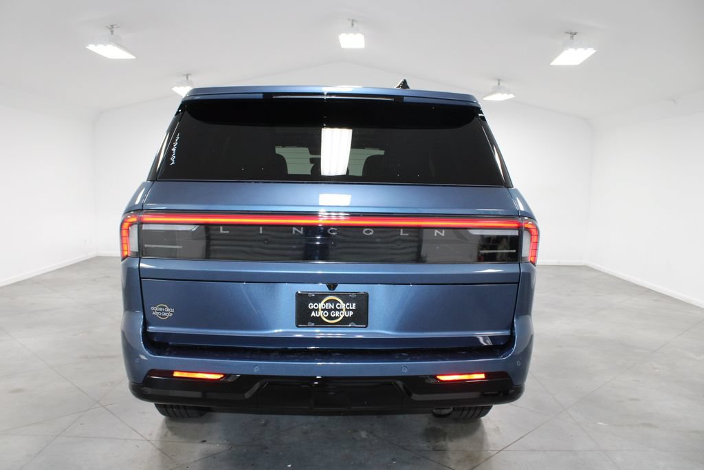 New 2027 Lincoln Navigator Reserve w/ Jet Appearance Package AWD/4WD image 7