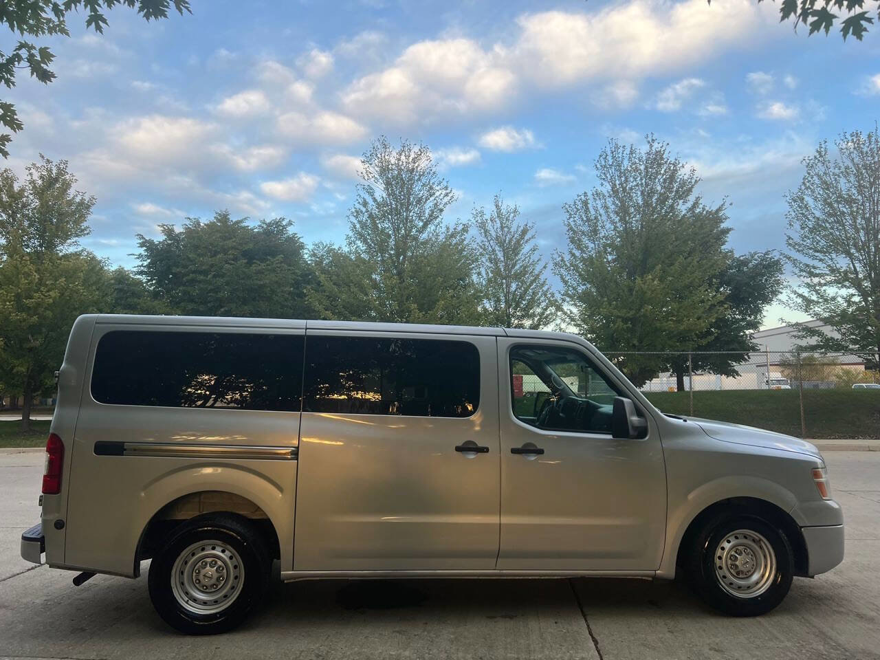 Used 2019 Nissan NV 3500 S image 12