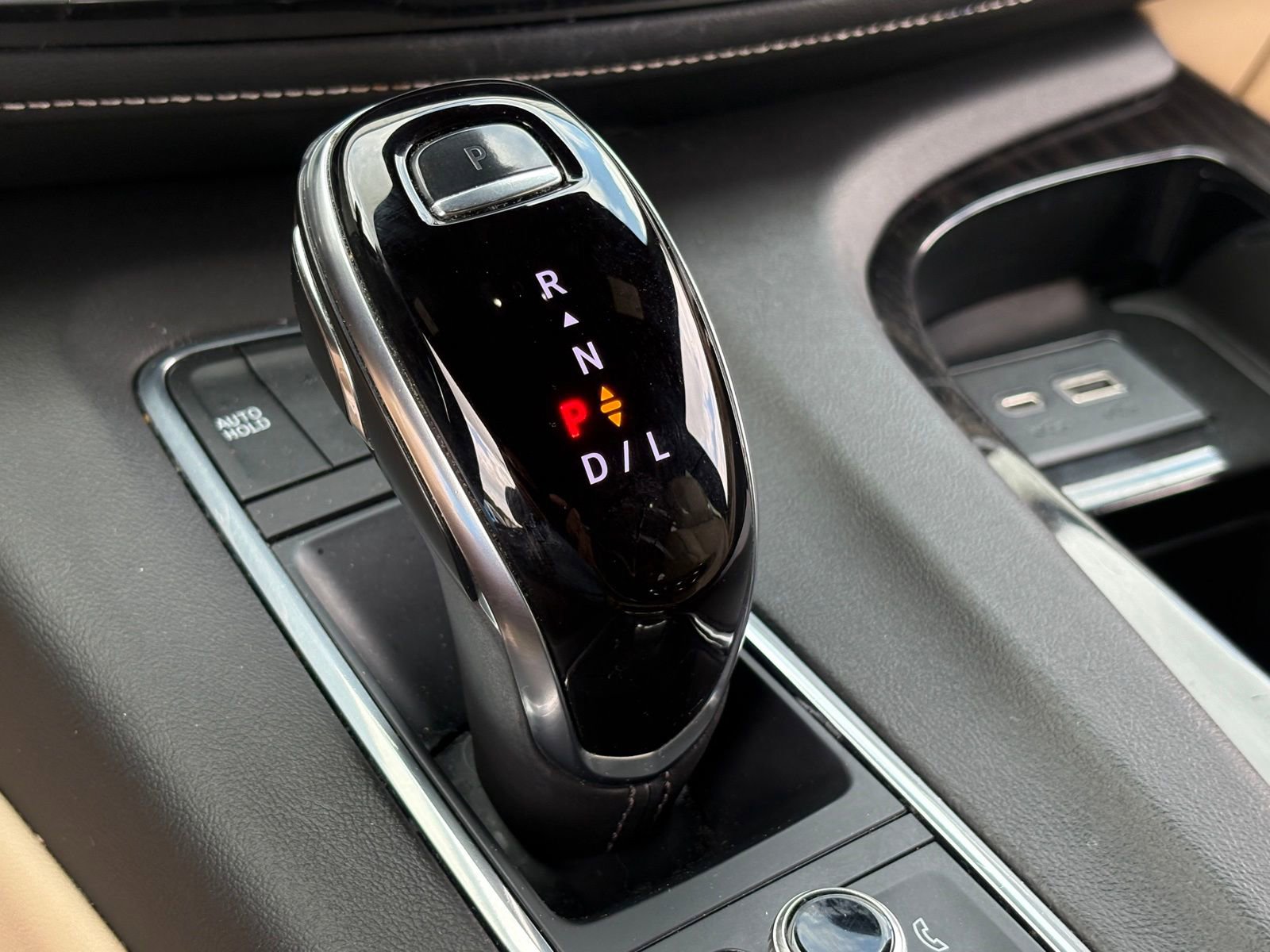 Used 2022 Cadillac Escalade Premium Luxury image 24