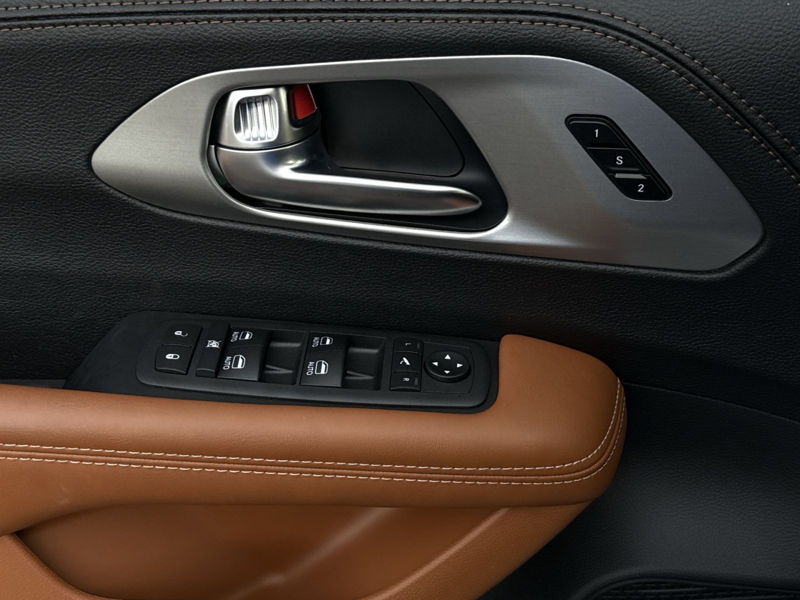 Used 2026 Chrysler Pacifica Pinnacle FWD image 15