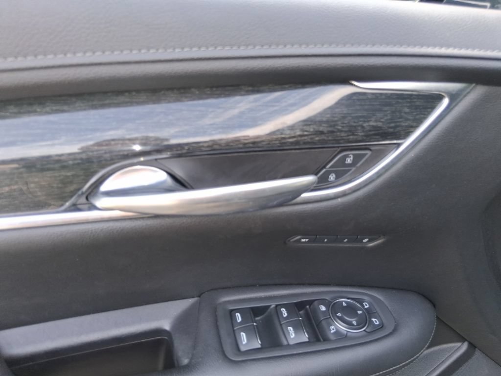 Used 2021 Cadillac XT5 Premium Luxury AWD/4WD image 11