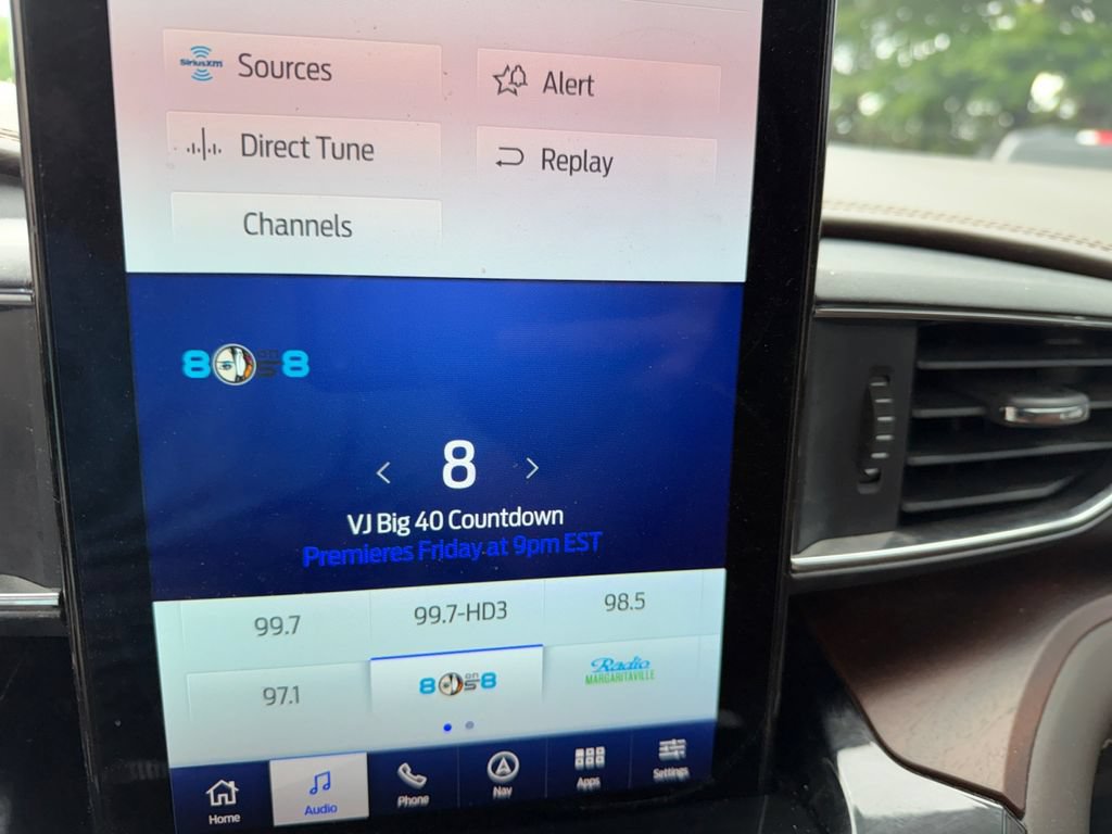Used 2024 Ford Explorer King Ranch w/ Technology Package AWD/4WD image 17