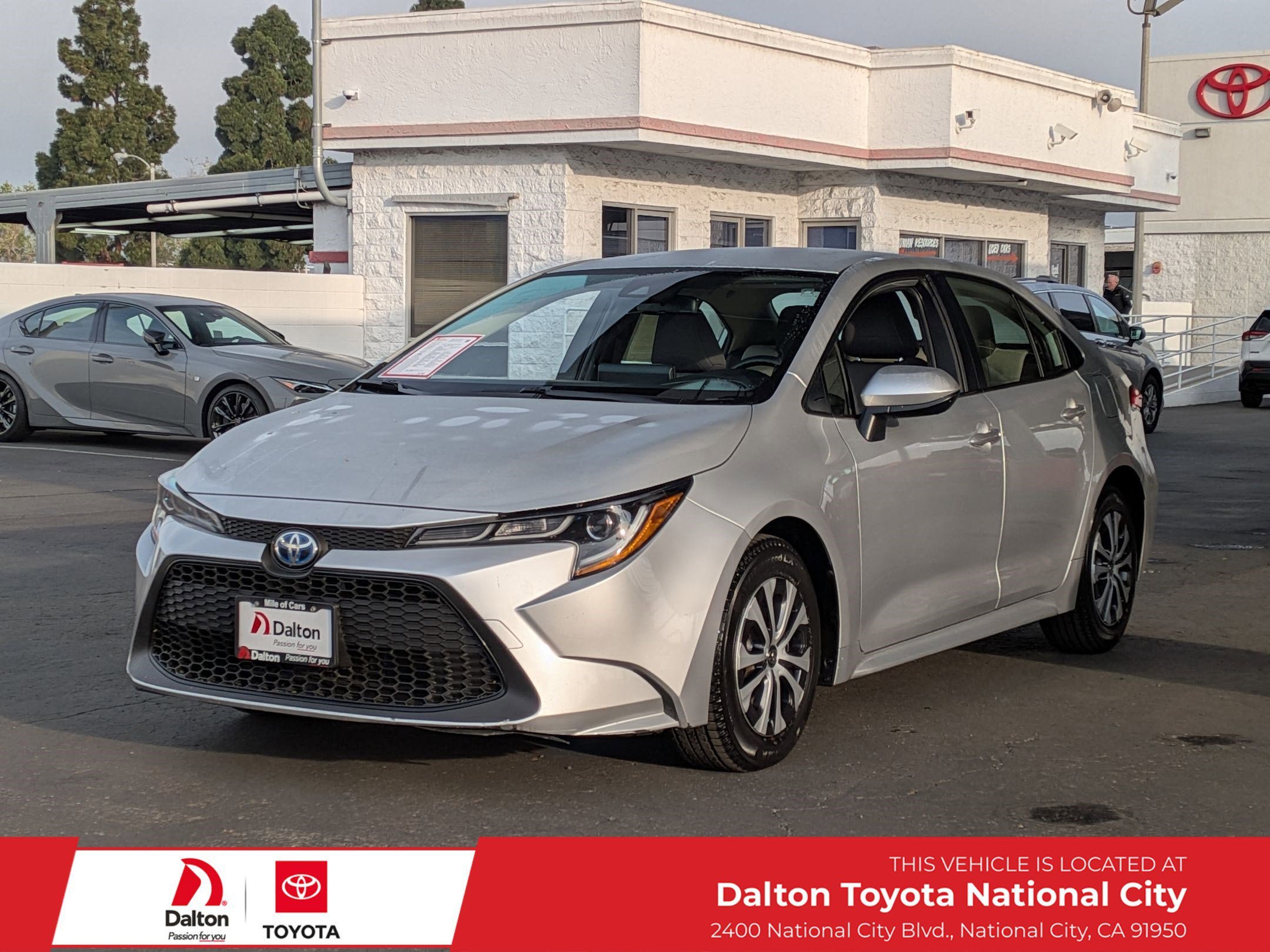 Certified 2022 Toyota Corolla LE FWD image 1