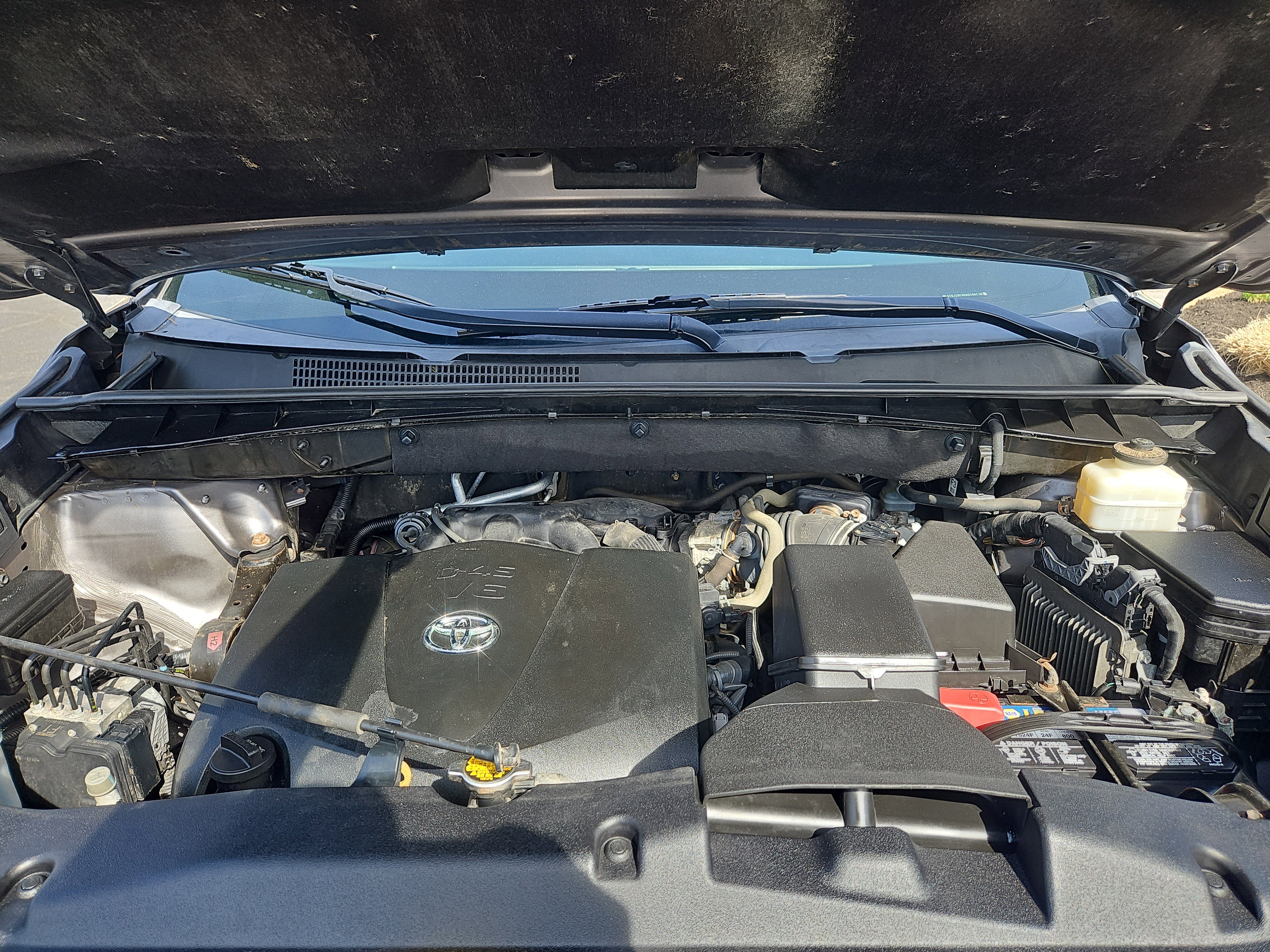Used 2017 Toyota Highlander XLE w/ Carpet Mat Package image 31