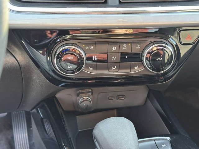 Certified 2025 Chevrolet Trax LT w/ Driver Confidence Package image 11