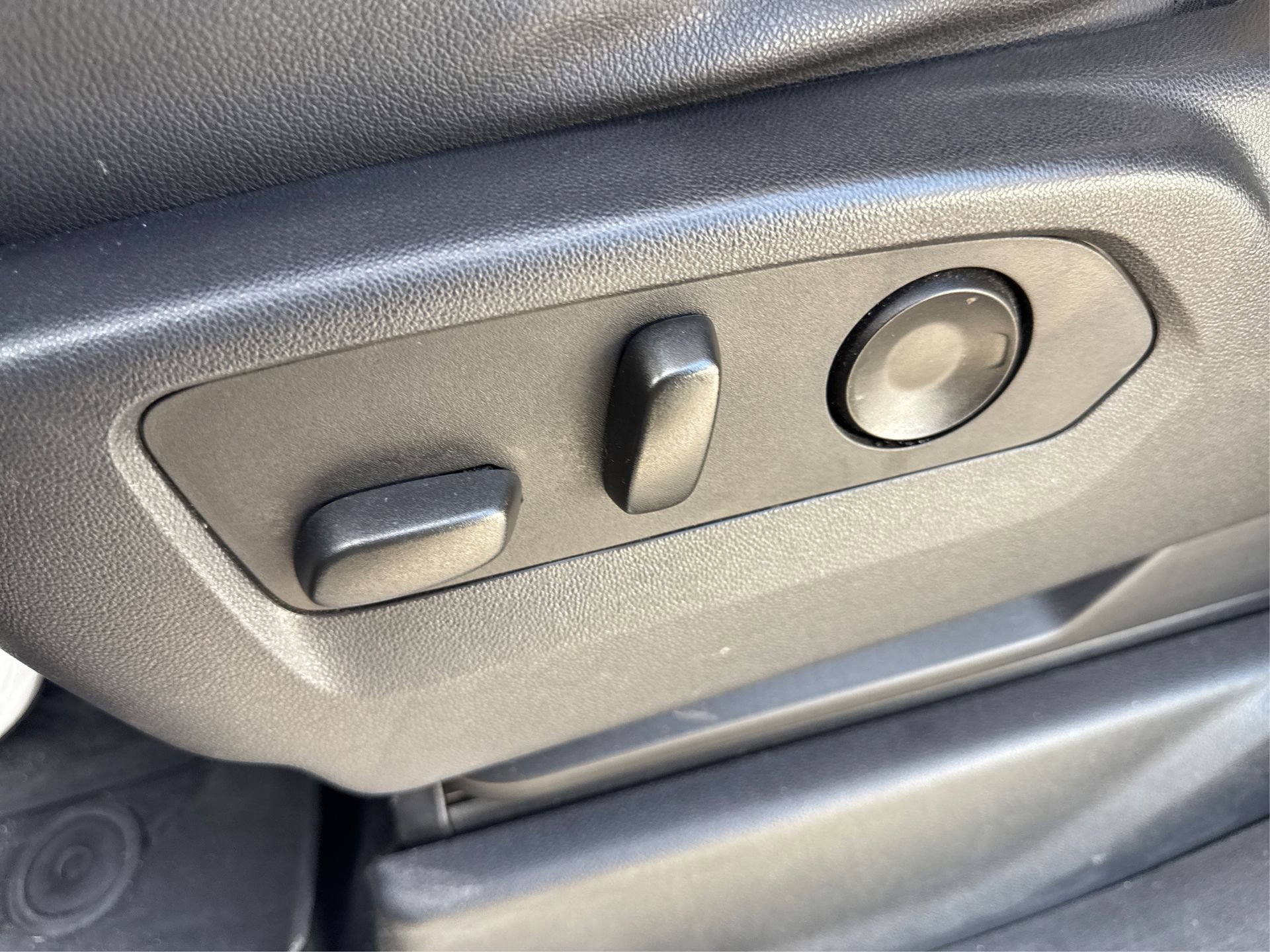 Used 2023 GMC Sierra 1500 SLT w/ SLT Premium Package image 24