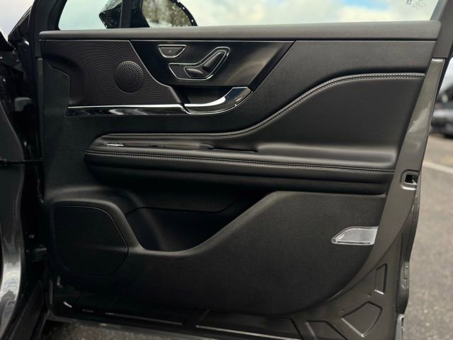 New 2026 Lincoln Corsair Premiere image 14