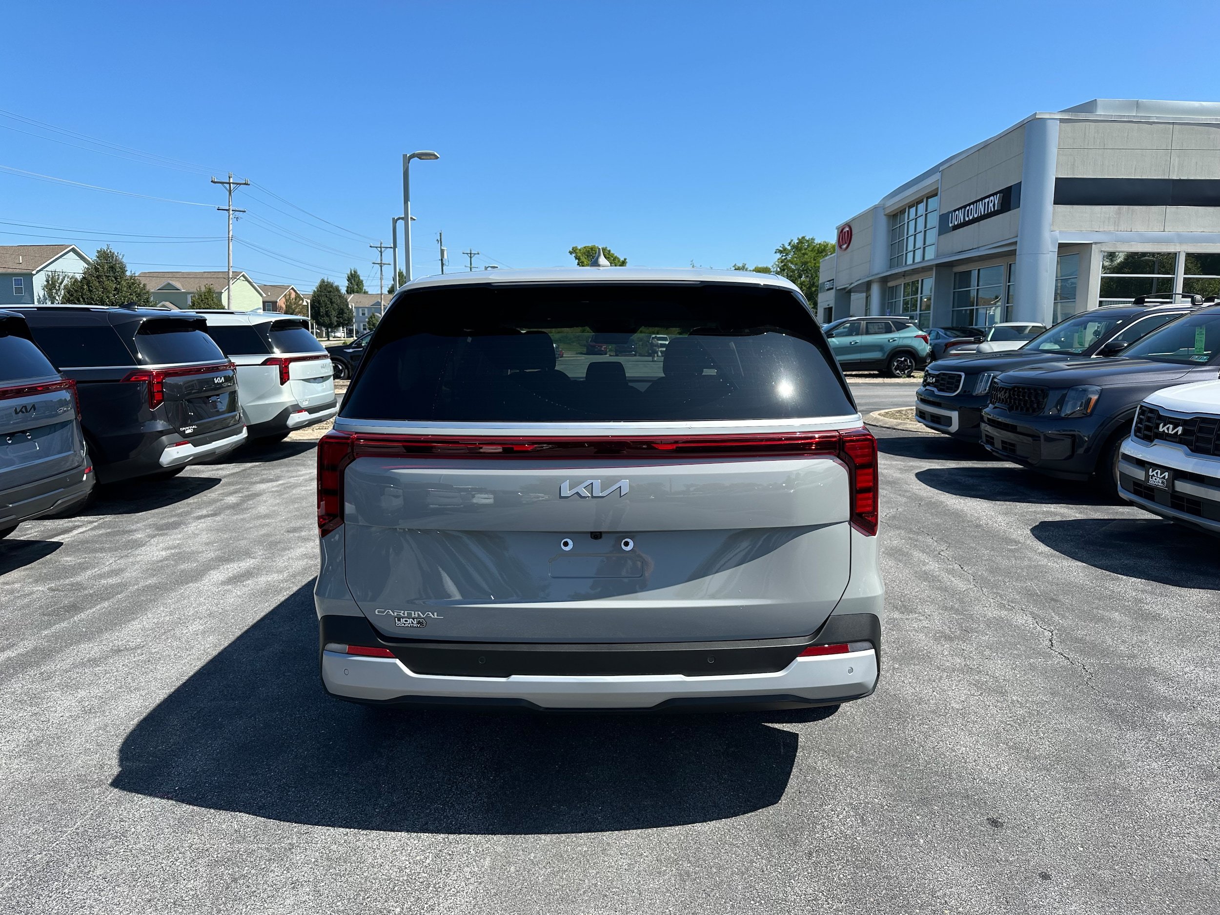 New 2027 Kia Carnival FWD image 6