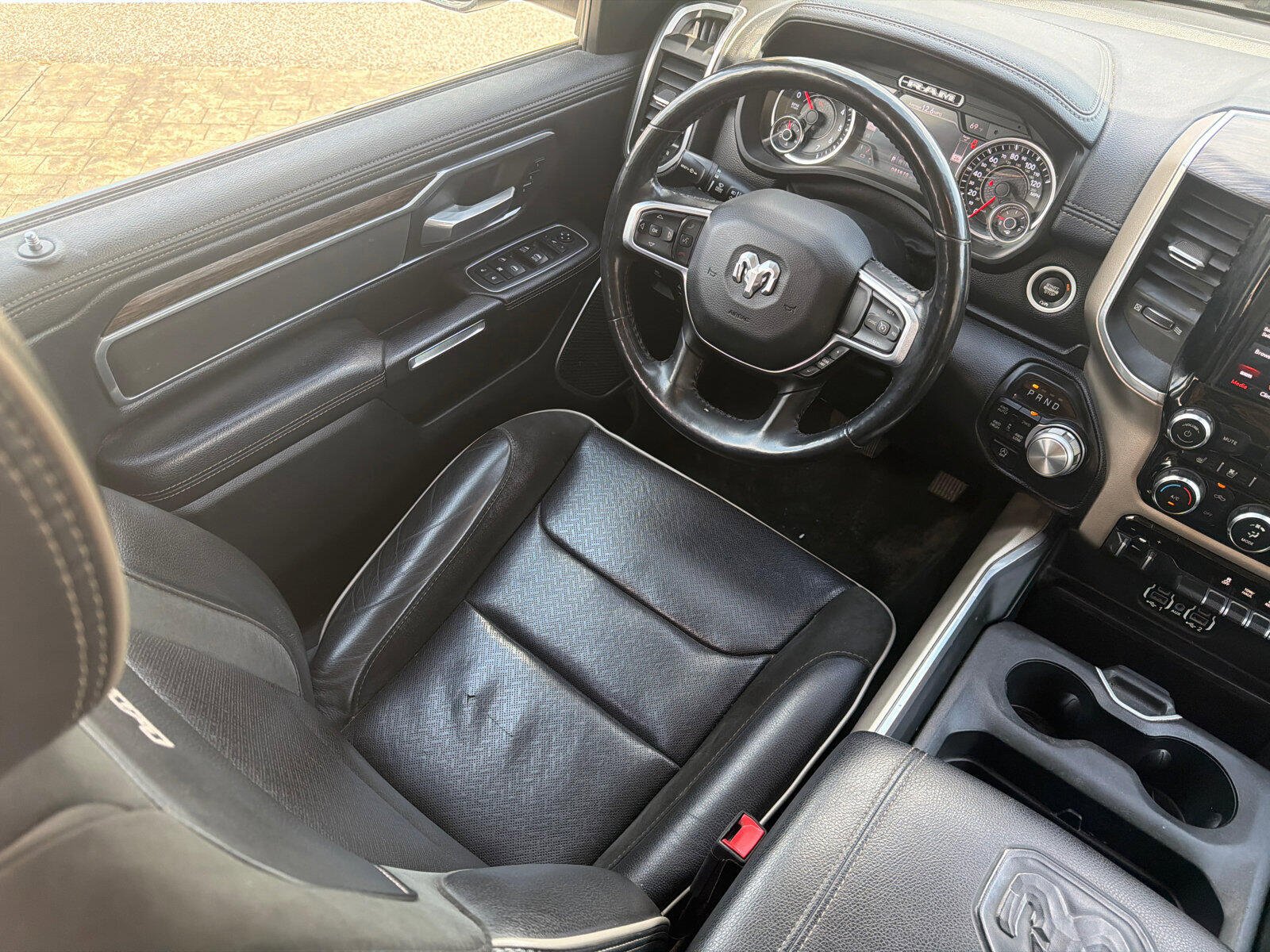 Used 2020 RAM 1500 Laramie AWD/4WD image 19