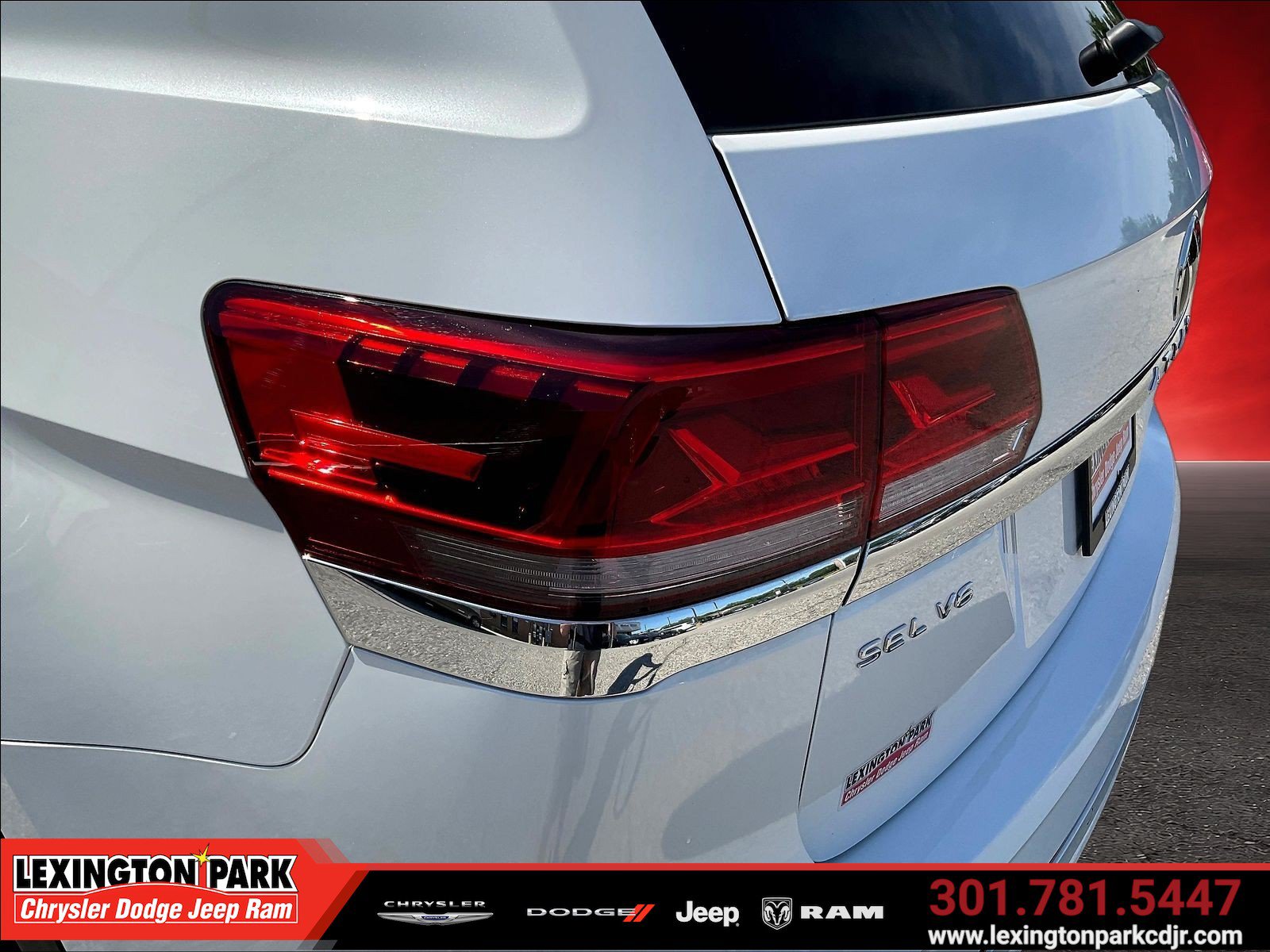 Used 2023 Volkswagen Atlas SEL Premium AWD/4WD image 22