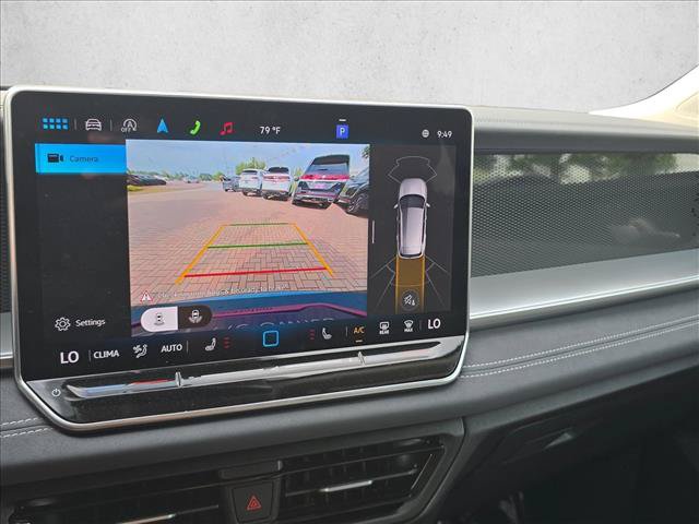 Used 2025 Volkswagen Tiguan SE AWD/4WD image 13