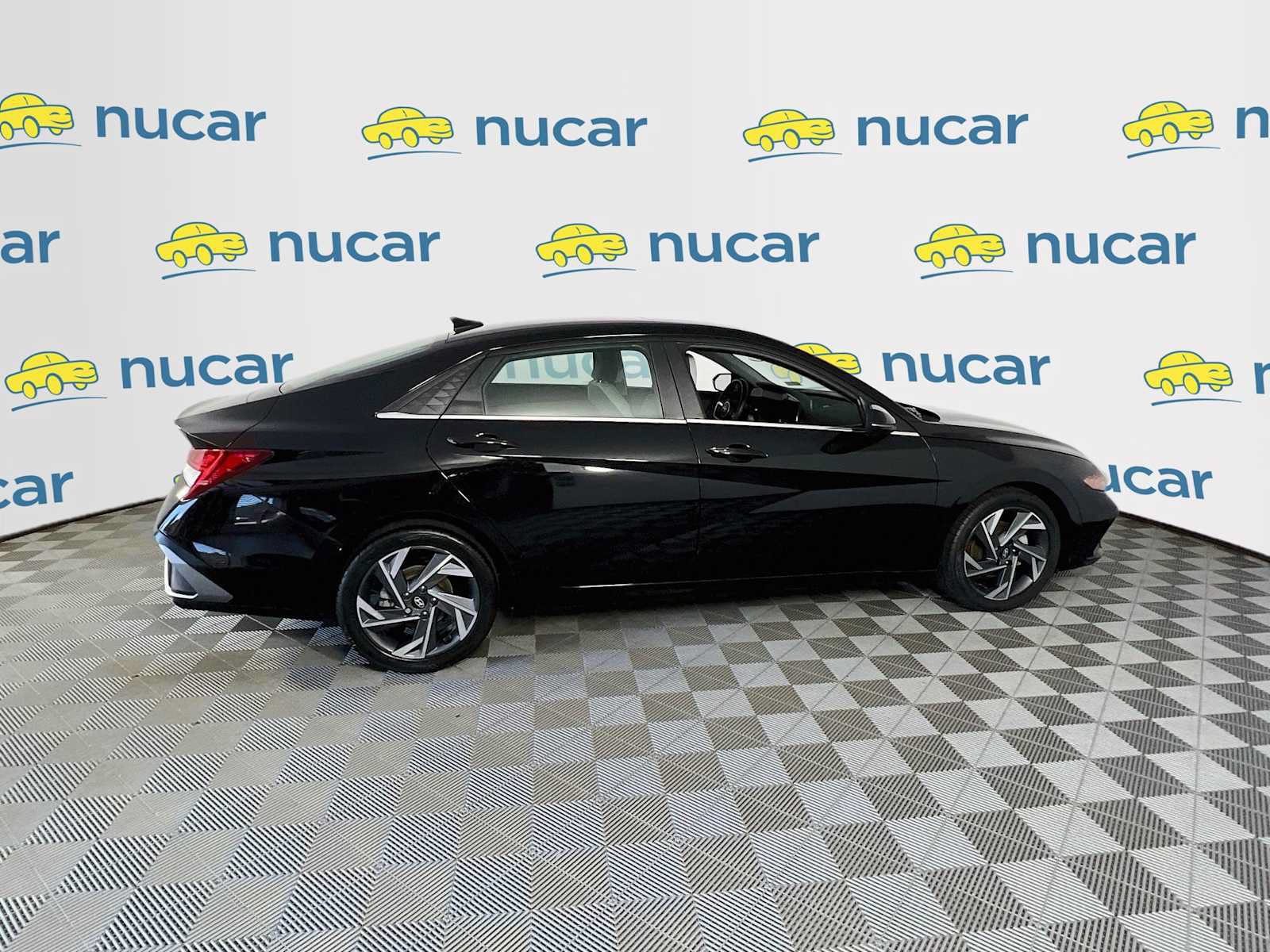 Certified 2025 Hyundai Elantra Limited FWD image 8