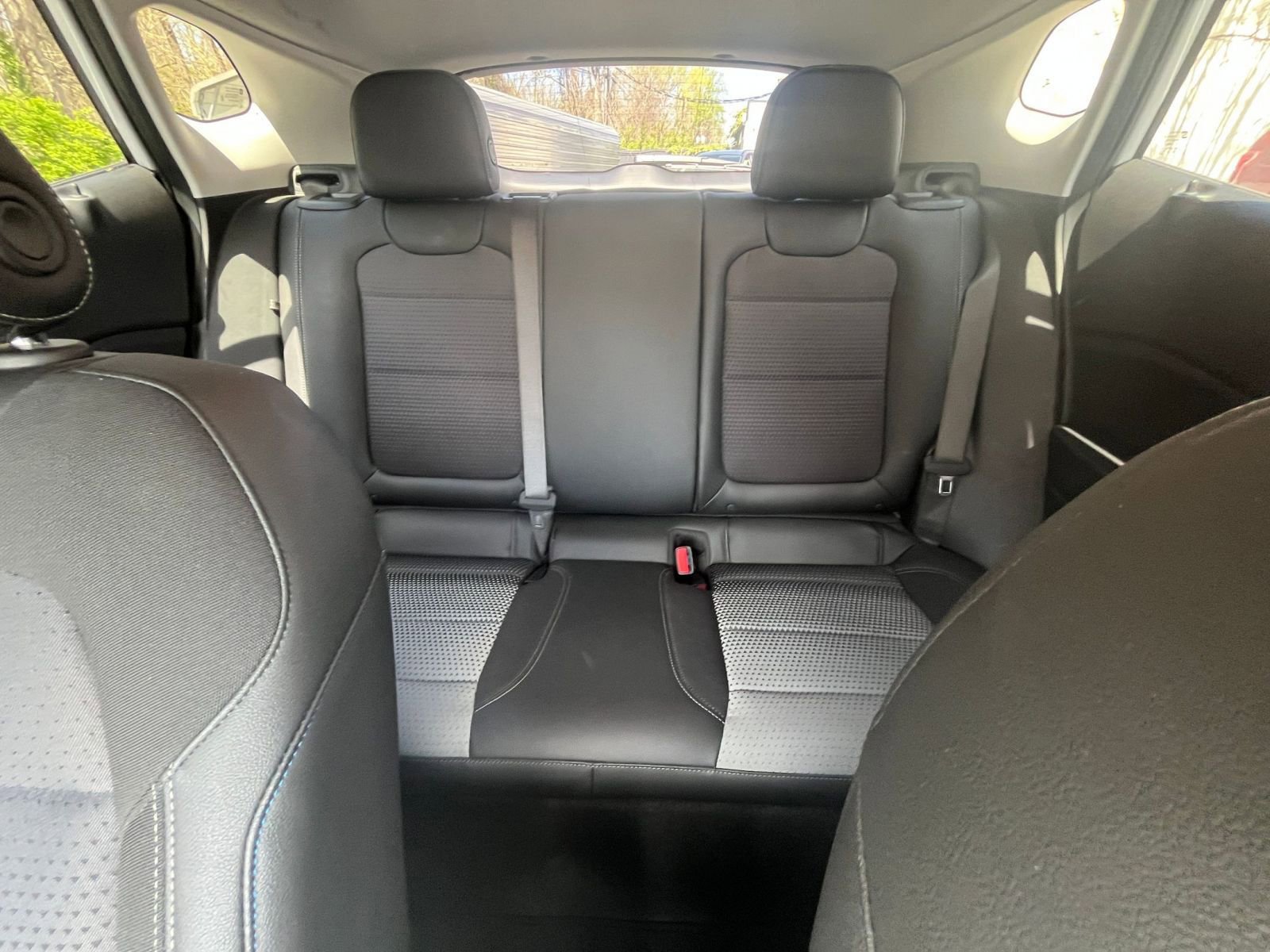 Used 2025 Chevrolet Trax LT w/ LT Convenience Package FWD image 33