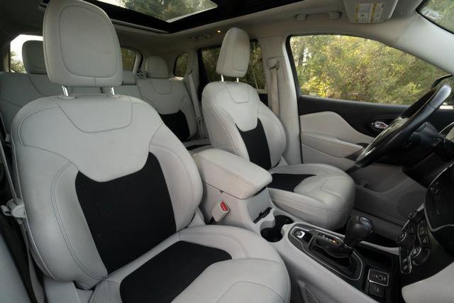 Used 2020 Jeep Cherokee Latitude Plus image 26