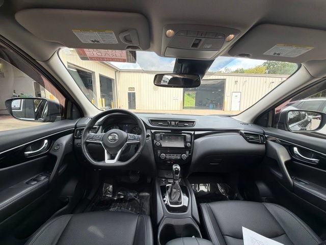 Used 2022 Nissan Rogue Sport SL w/ Premium Package FWD image 16