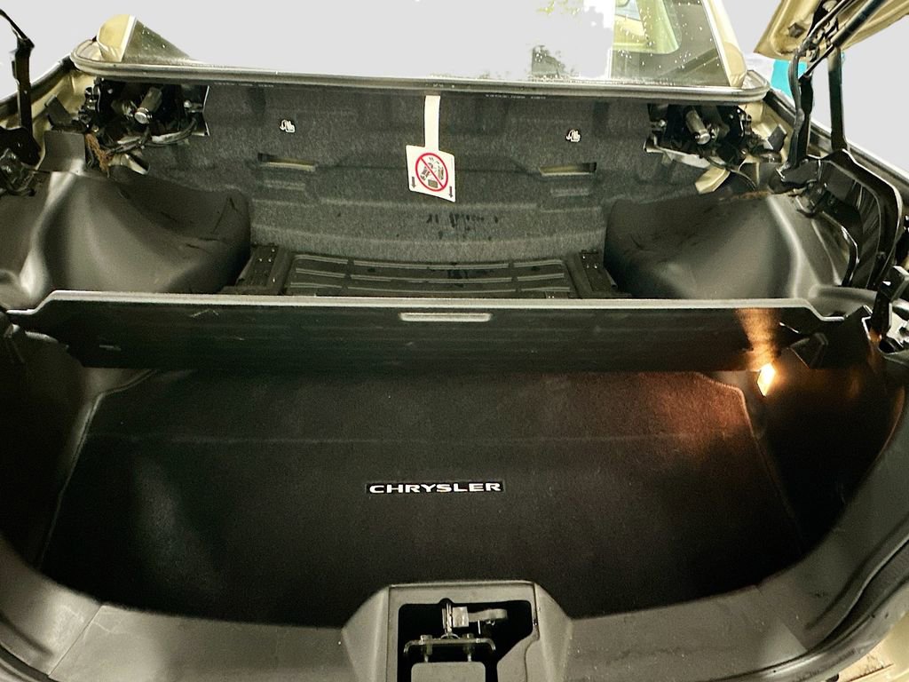 Used 2010 Chrysler Sebring Limited image 24