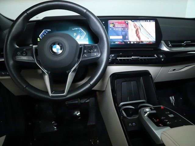 Certified 2025 BMW X2 xDrive28i w/ Premium Package image 29