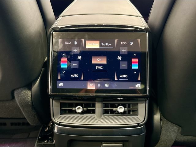 Certified 2026 Cadillac Vistiq Luxury AWD/4WD image 22
