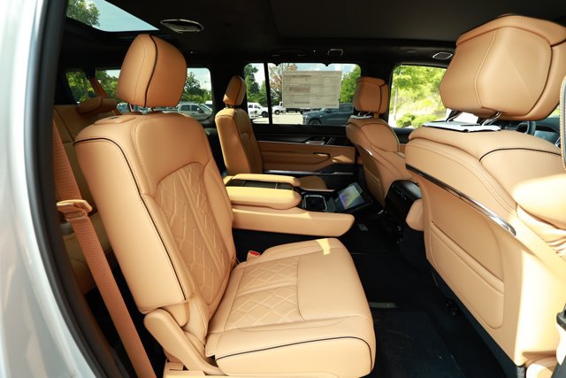 New 2026 Jeep Grand Wagoneer L Summit AWD/4WD image 32