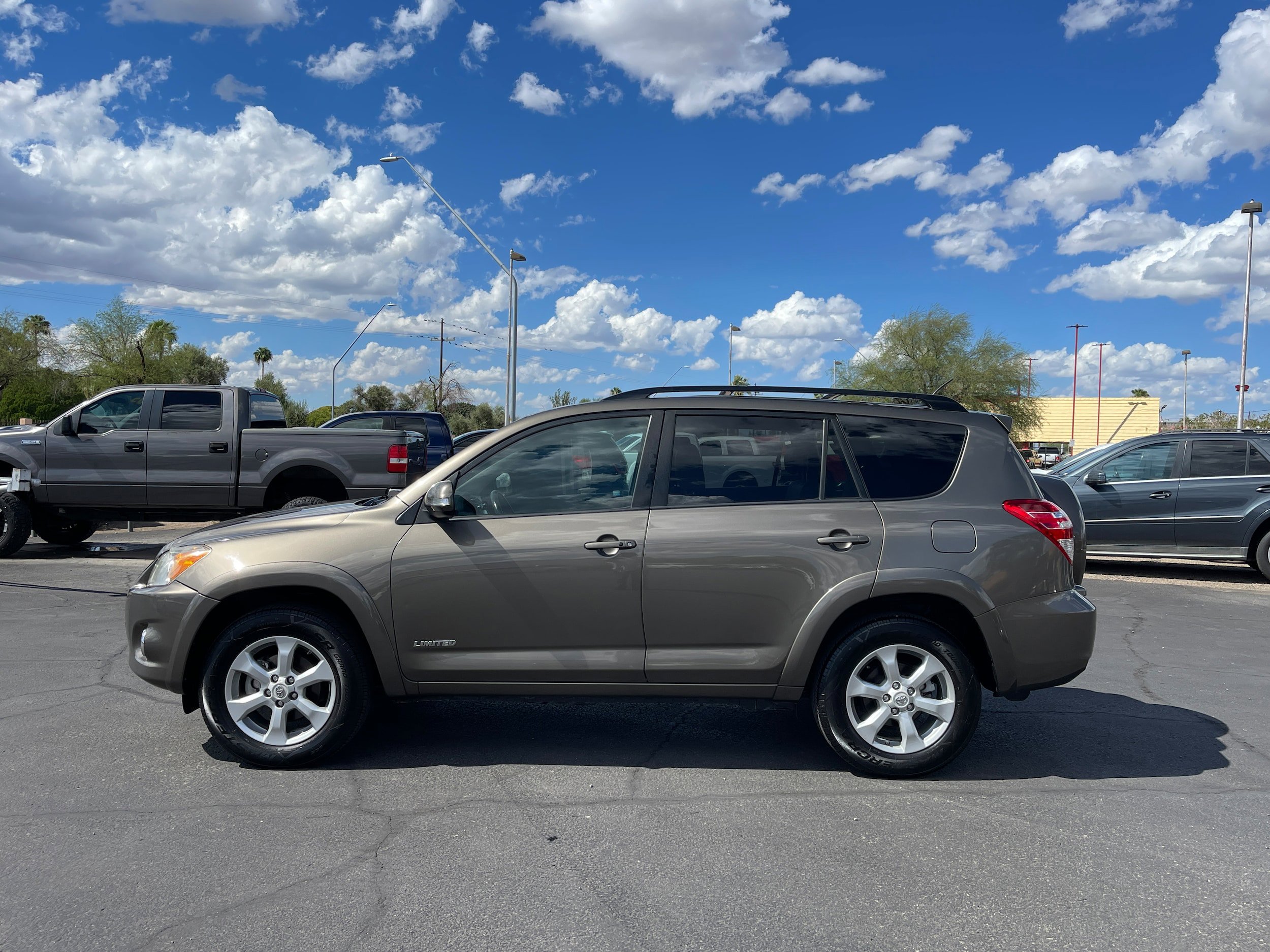 Used 2011 Toyota RAV4 Limited FWD image 2