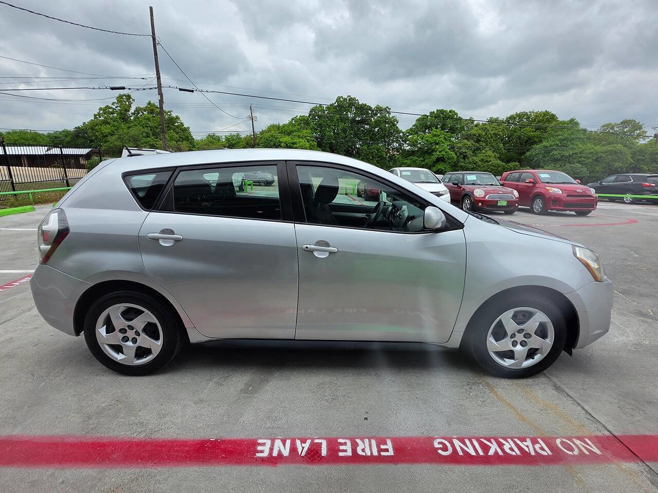 Used 2009 Pontiac Vibe w/ Preferred Package FWD image 16