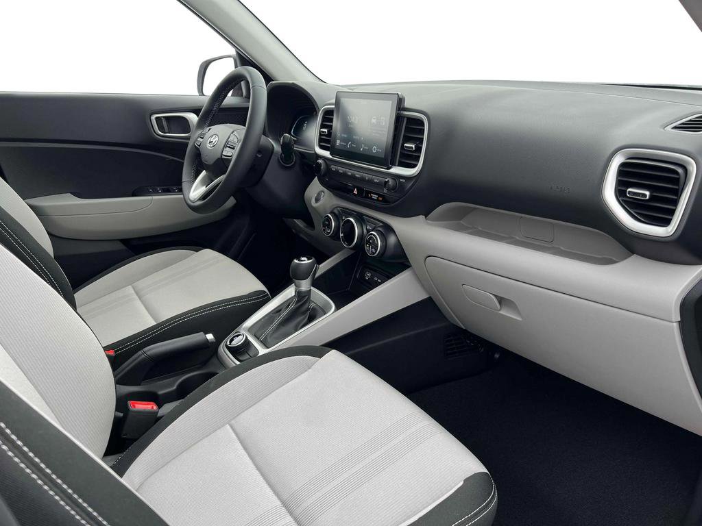 New 2025 Hyundai Venue SEL image 16