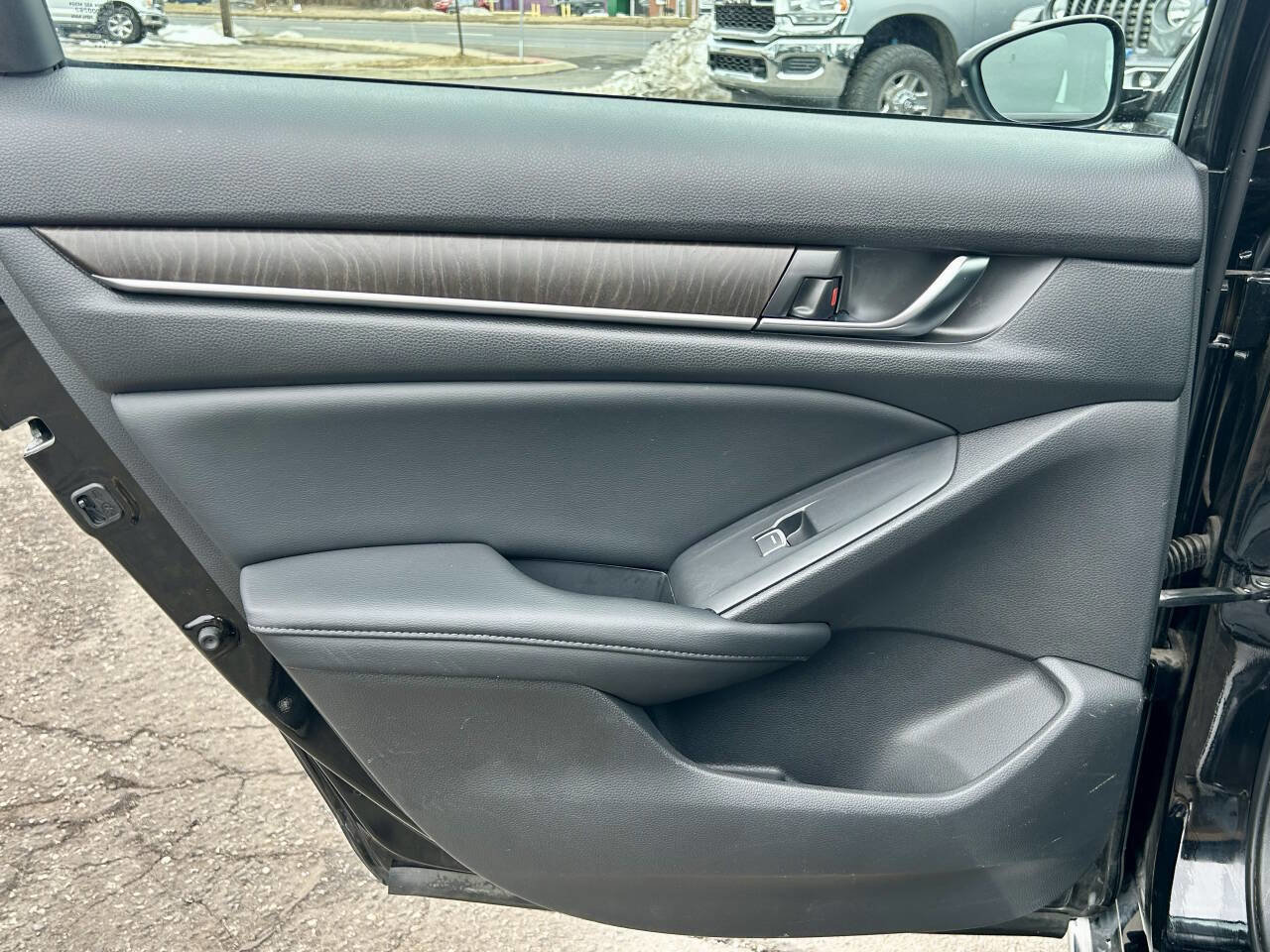 Used 2018 Honda Accord EX-L image 11