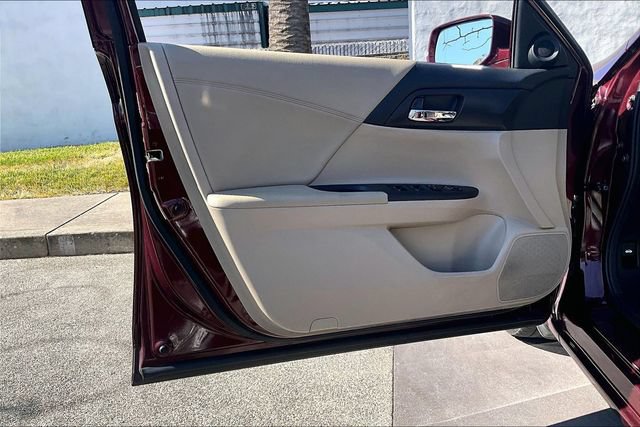 Used 2013 Honda Accord EX image 23