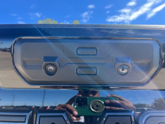 Used 2025 GMC Sierra 2500 AT4 w/ AT4 Premium Plus Package AWD/4WD image 24