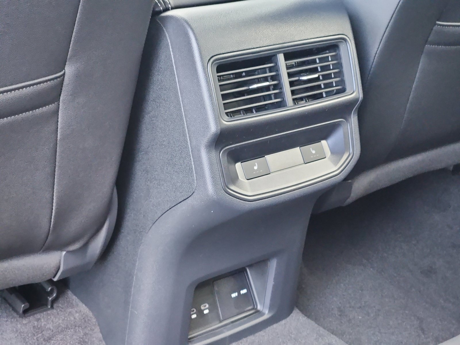 New 2026 Volkswagen Atlas Cross Sport SEL Premium R-Line AWD/4WD image 32