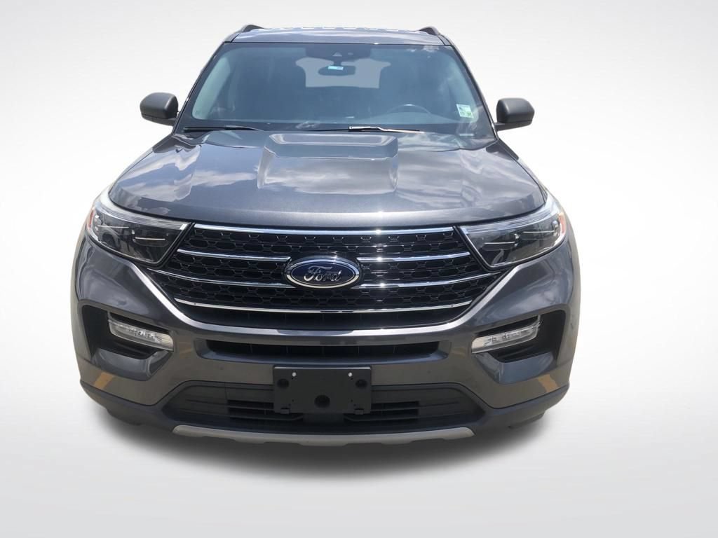Used 2020 Ford Explorer XLT w/ Equipment Group 202A RWD image 3
