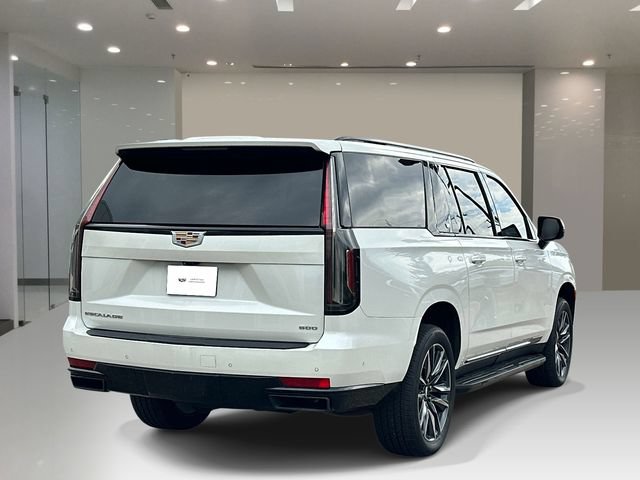 Used 2022 Cadillac Escalade ESV Sport w/ Touring Package AWD/4WD image 4