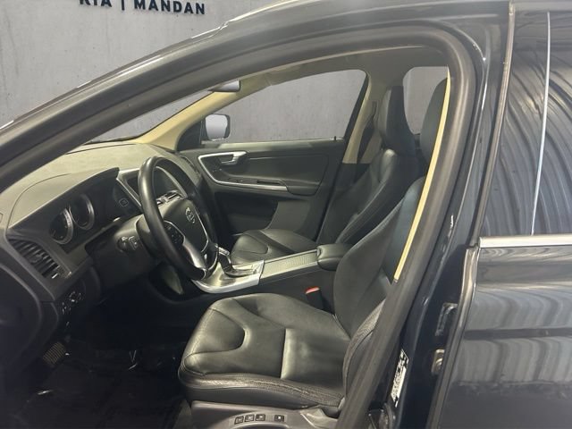 Used 2013 Volvo XC60 3.2 AWD/4WD image 3
