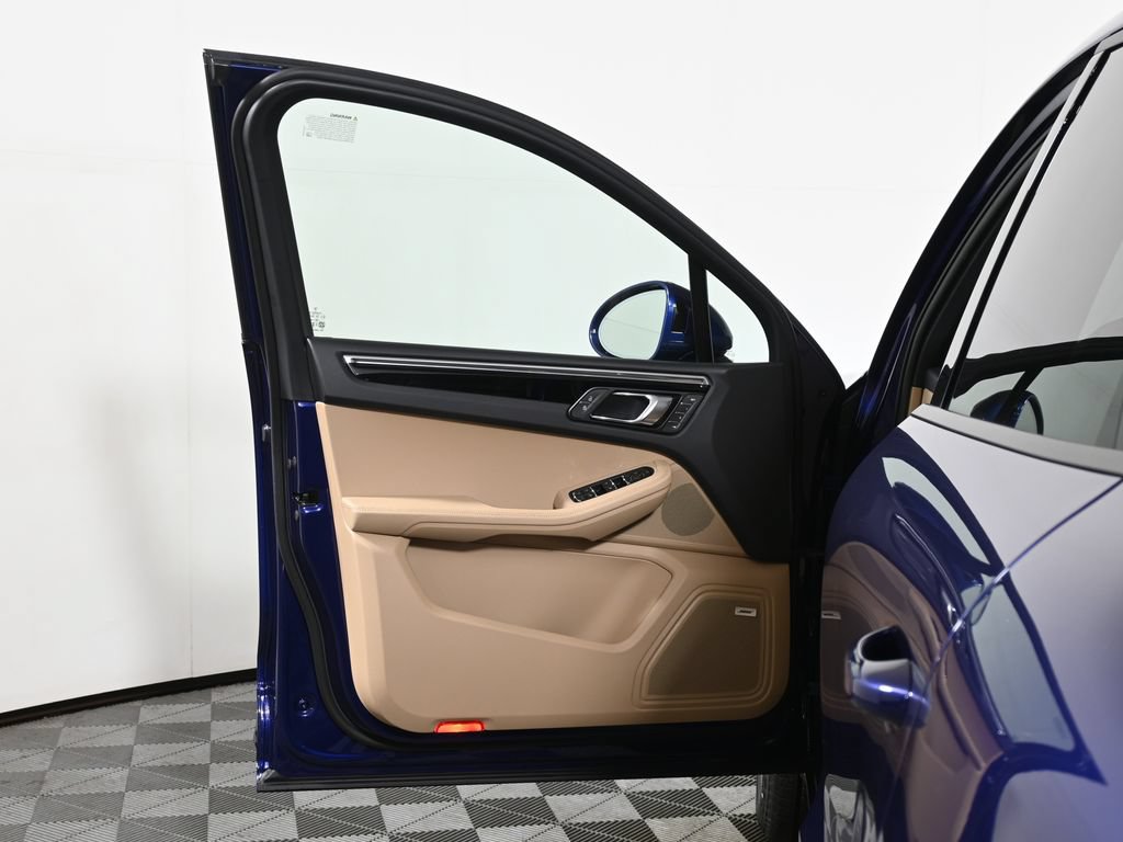 New 2026 Porsche Macan AWD/4WD image 32