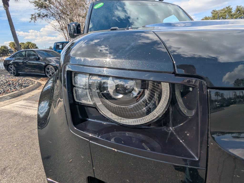 Used 2023 Land Rover Defender 110 X-Dynamic SE image 20