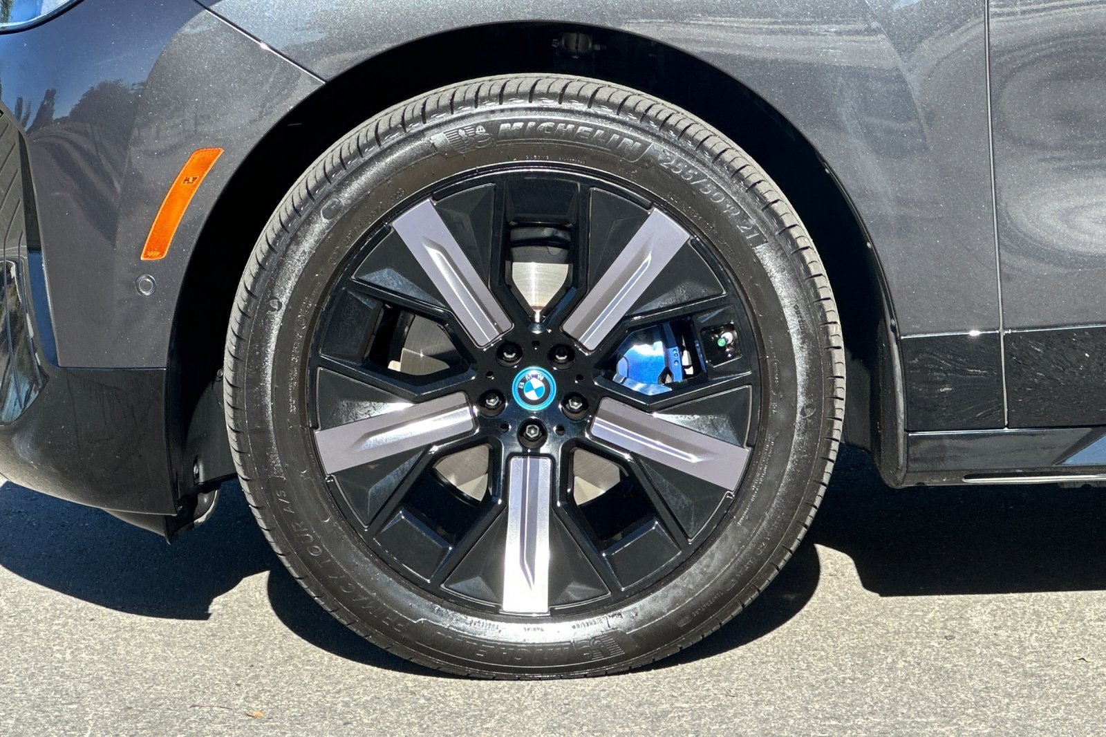 Certified 2024 BMW iX xDrive50 w/ Sport Package AWD/4WD image 39