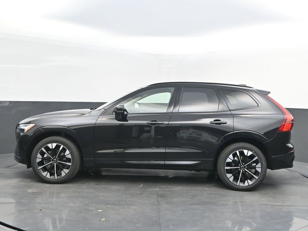 New 2026 Volvo XC60 B5 Plus w/ Climate Package image 4