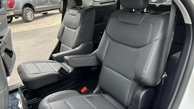 New 2026 Ford Explorer Active w/ Active Comfort Package RWD image 19