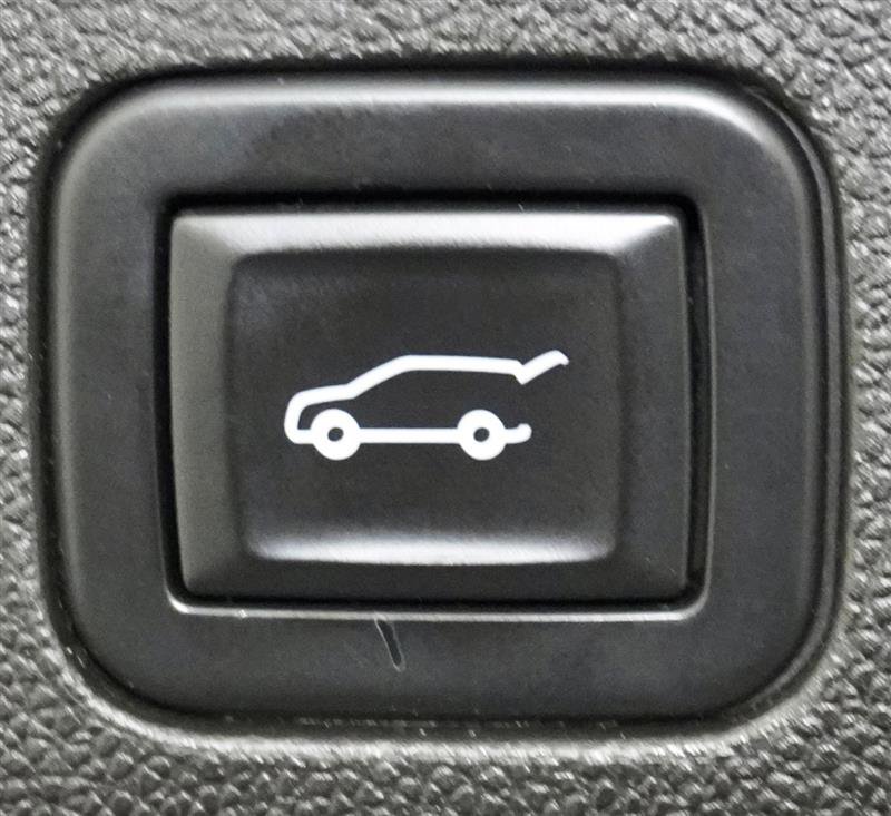 Used 2021 Cadillac Escalade Premium Luxury w/ Driver Assist Tech Package image 75