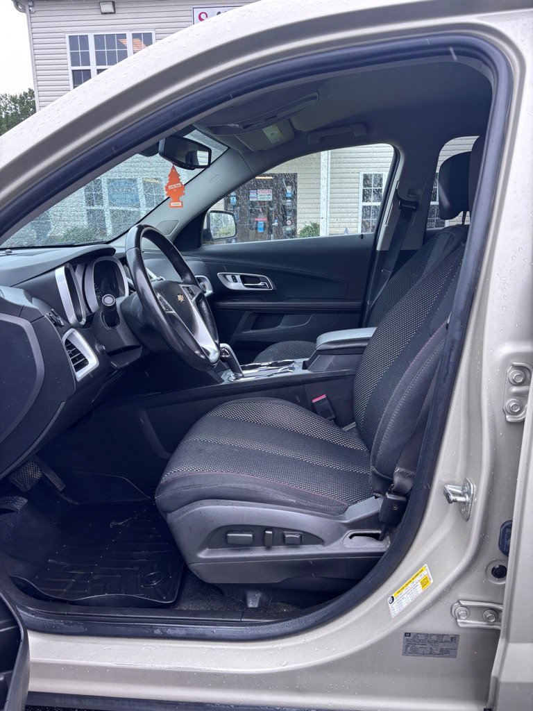 Used 2015 Chevrolet Equinox LT w/ Driver Convenience Package AWD/4WD image 9