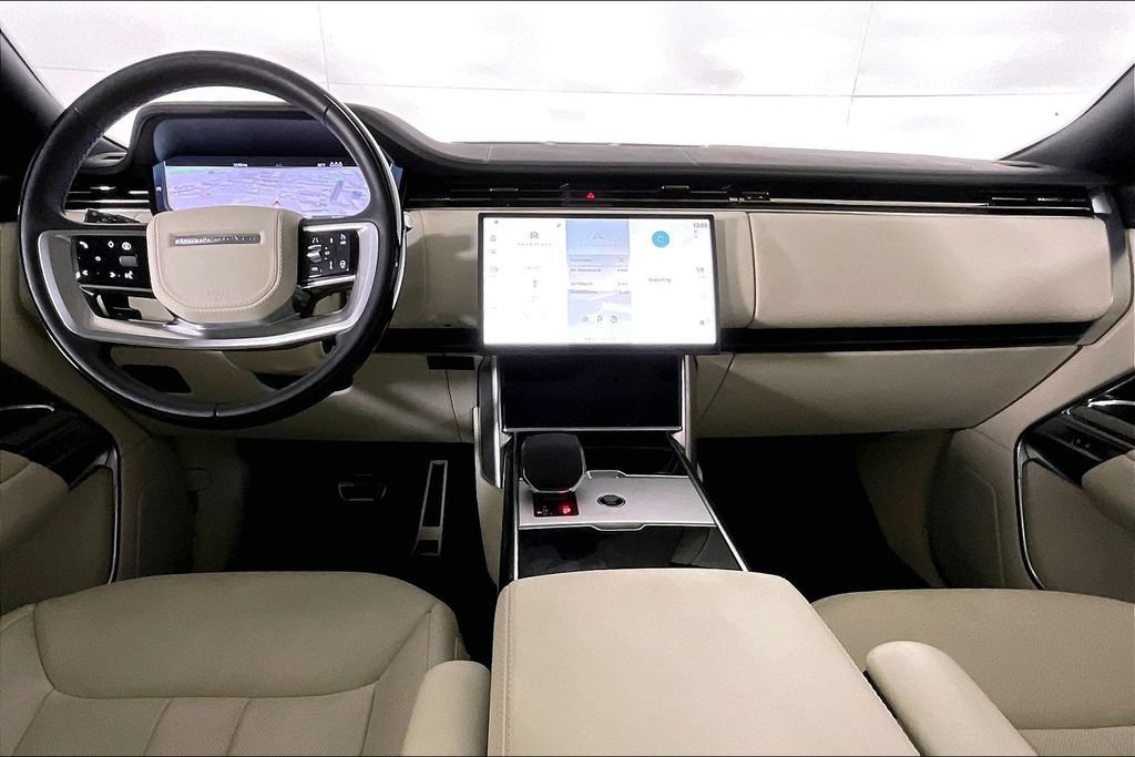 Used 2025 Land Rover Range Rover SE AWD/4WD image 14