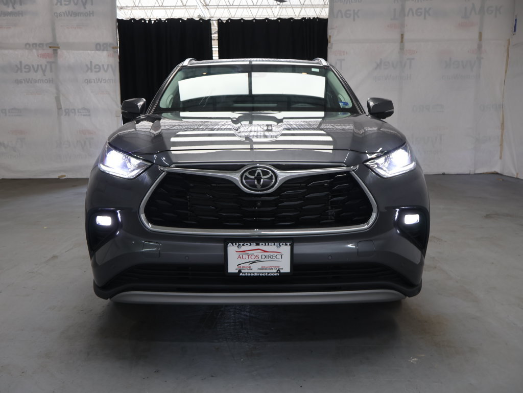 Used 2023 Toyota Highlander Platinum AWD/4WD image 2