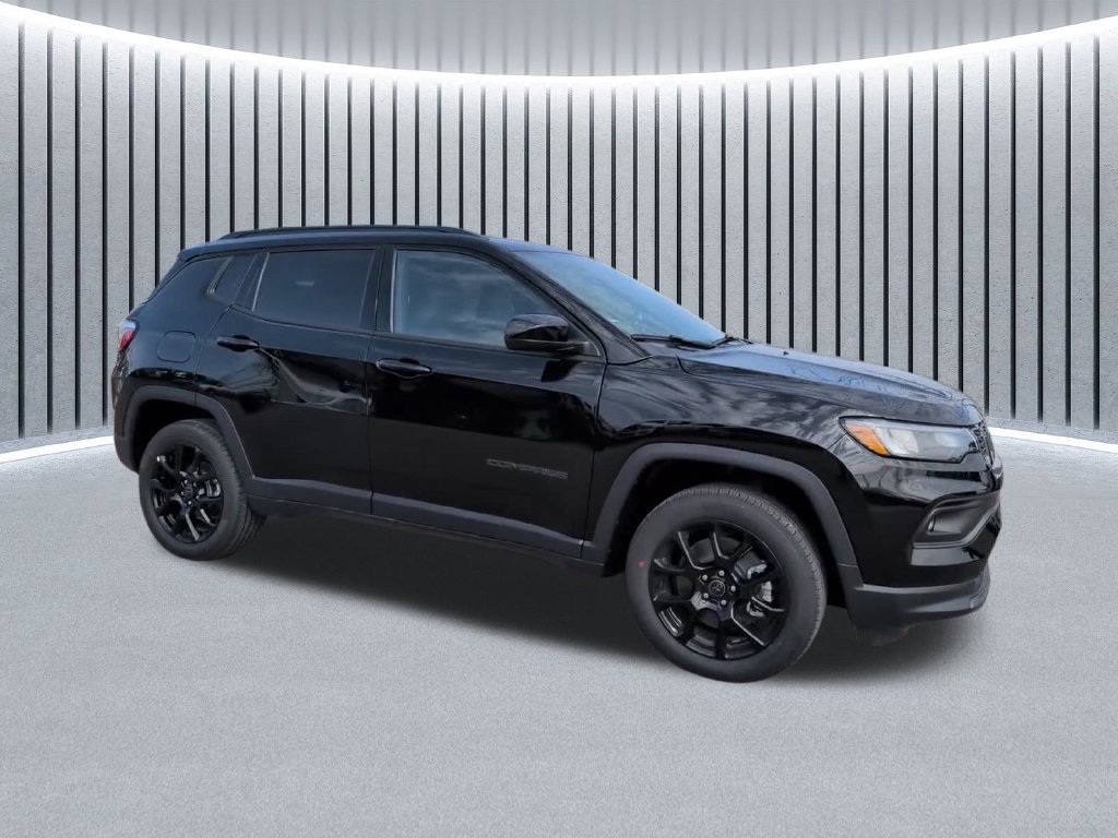 New 2026 Jeep Compass Latitude AWD/4WD image 3
