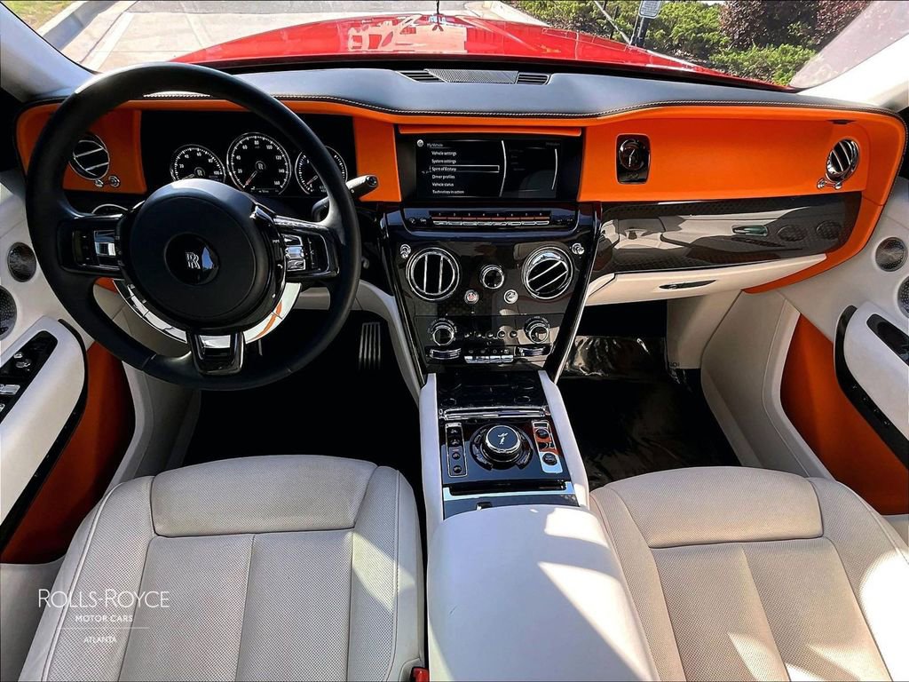 Used 2022 Rolls-Royce Cullinan Black Badge w/ Dark Exterior Package AWD/4WD image 14