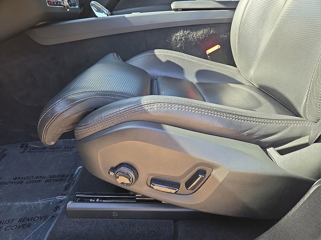 Used 2023 Volvo XC60 B6 Ultimate w/ Climate Package image 26