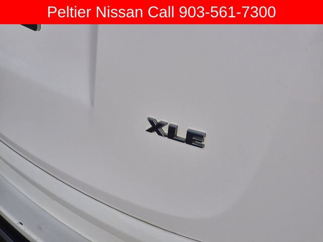 Used 2018 Toyota RAV4 XLE w/ Plus Extra Value Package FWD image 8